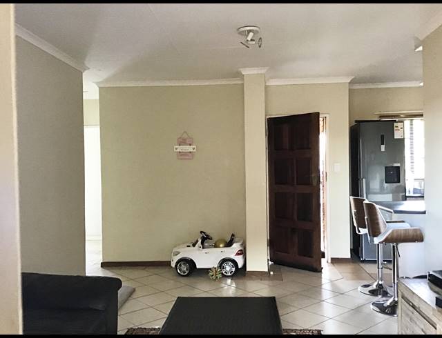 2 BEDROOM APARTMENT TO LET IN MOOIKLOOF RIDGE